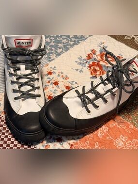 Hunter Original Canvas Commando Boots White Black Women’s 8 Waterproof Lace Up